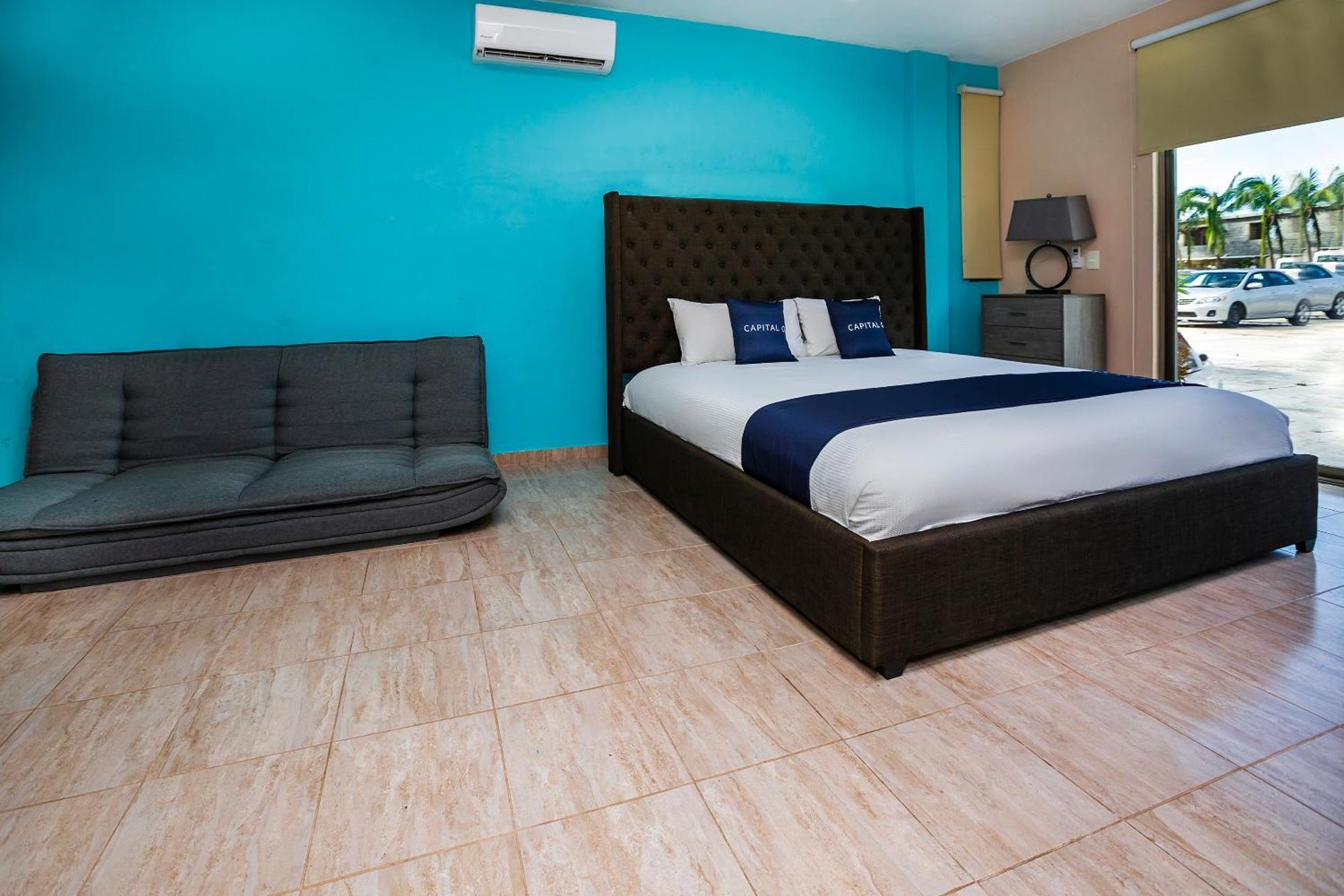 Capital O Cancun International Airport 24 7 Exterior photo