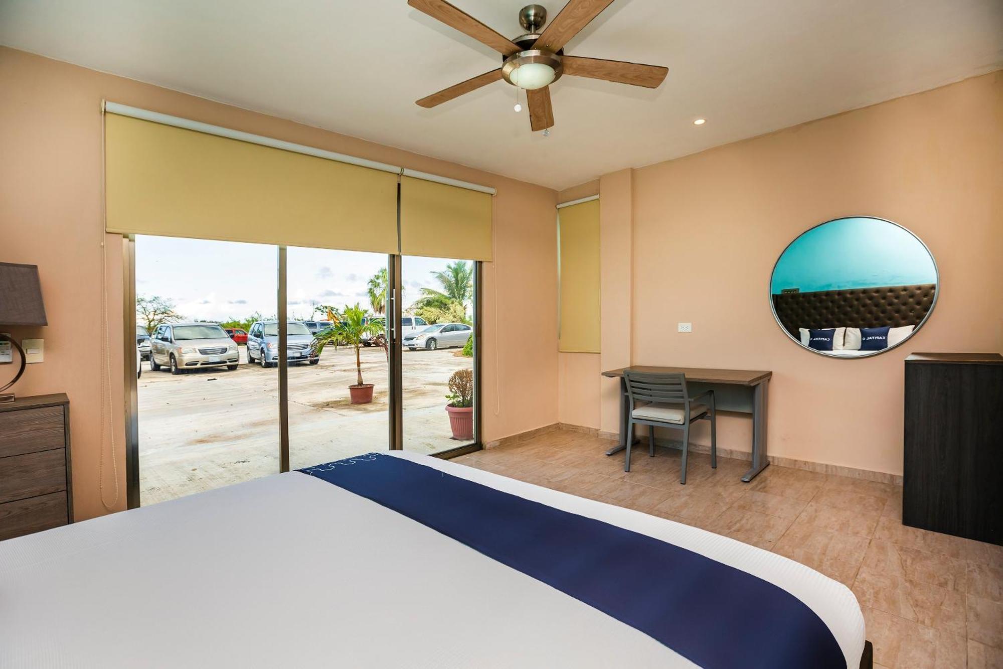 Capital O Cancun International Airport 24 7 Exterior photo