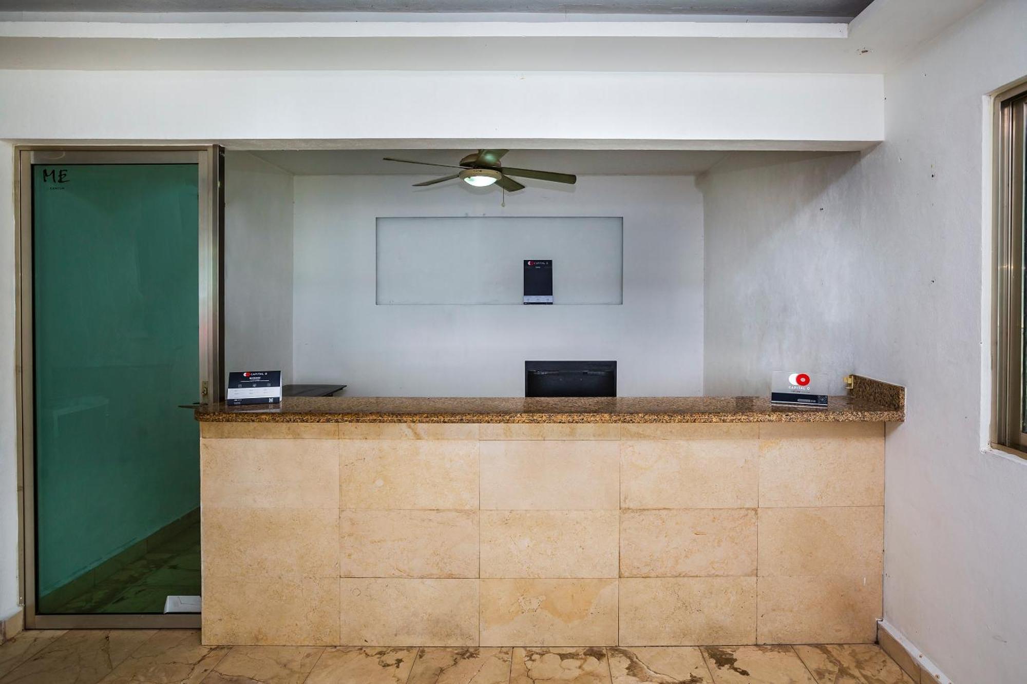 Capital O Cancun International Airport 24 7 Exterior photo