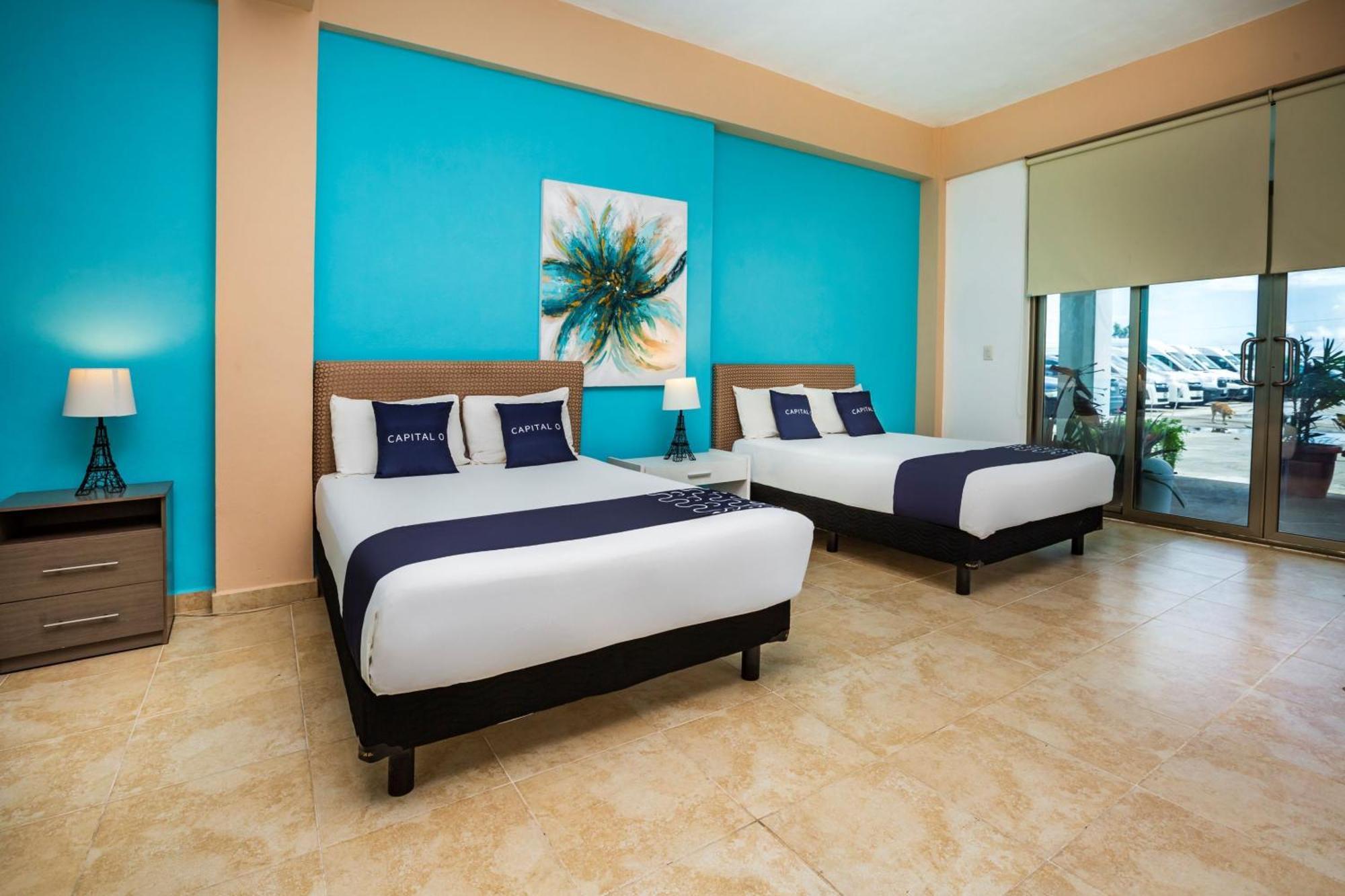 Capital O Cancun International Airport 24 7 Exterior photo